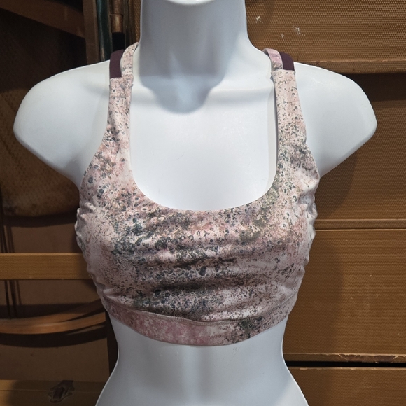 LULULEMON ENERGY BRA SUGAR CRUSH SIZE 8.    #7017 - Picture 2 of 10